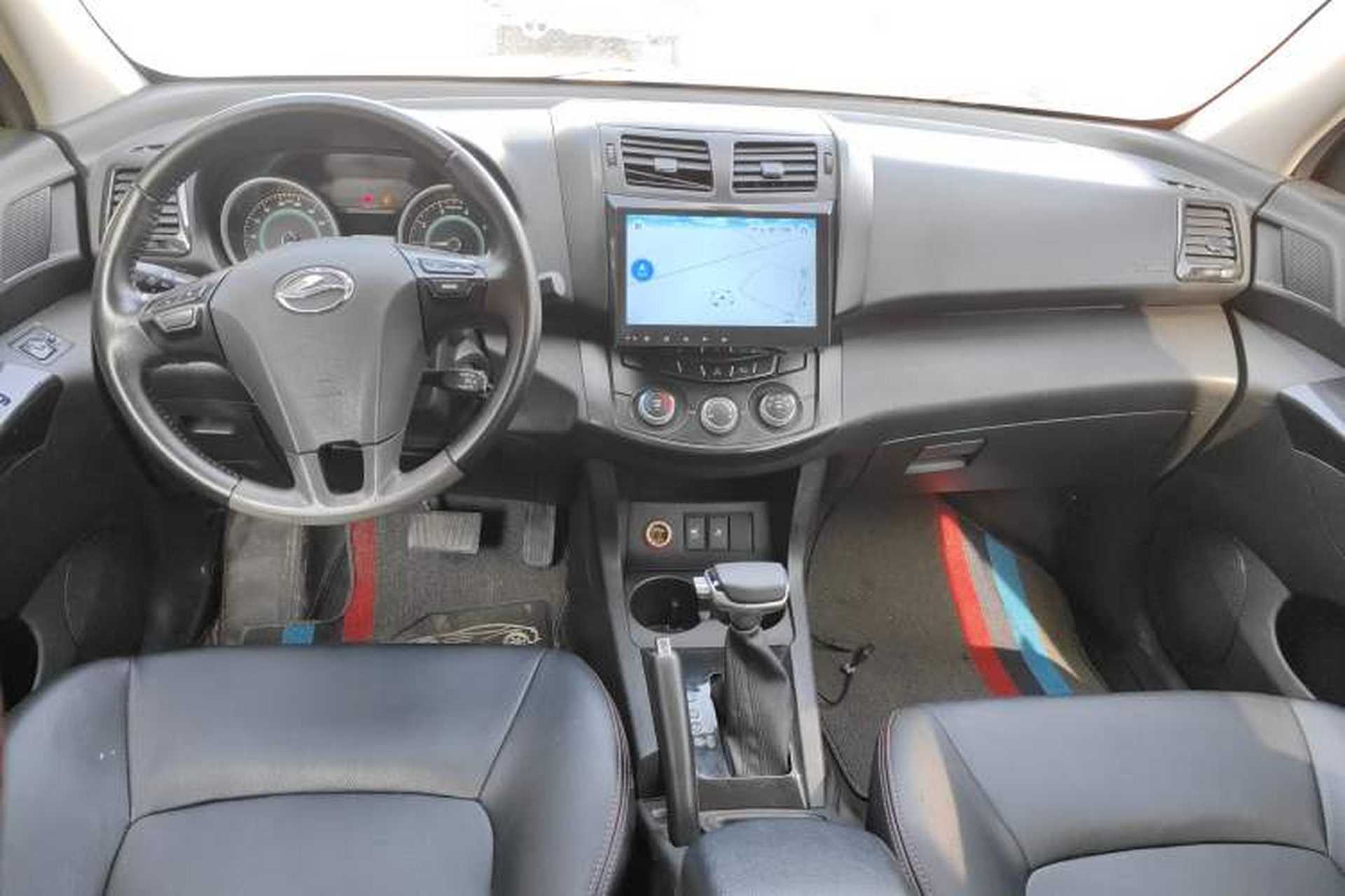 Used Land X5 2014 2.0T Automatic Enjoyment Version Interior 3