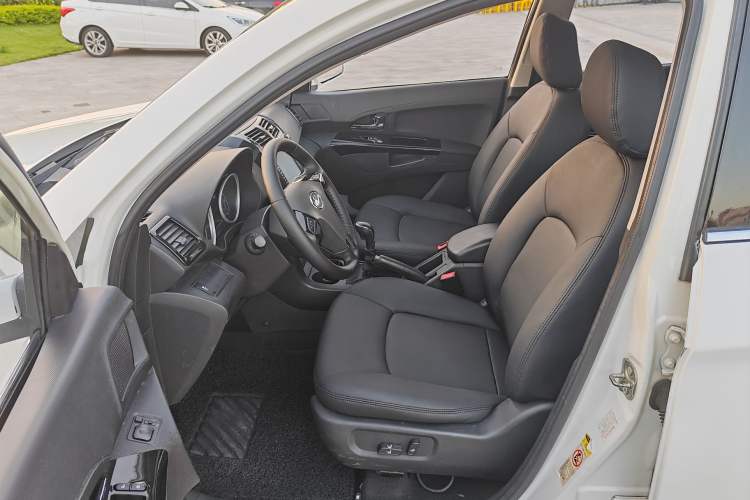 Used Land X5 2014 2.0T Automatic Innovation Edition Left Front Seat