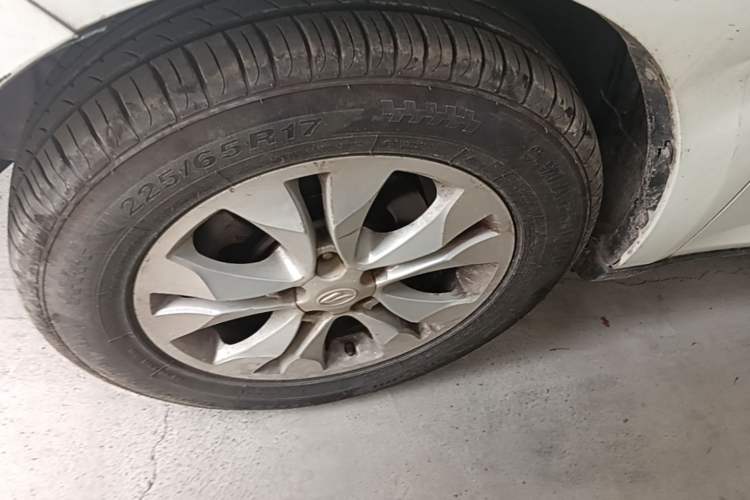 Used Land X5 2014 2.0T Automatic Enjoyment Version Left Front Wheel Hub
