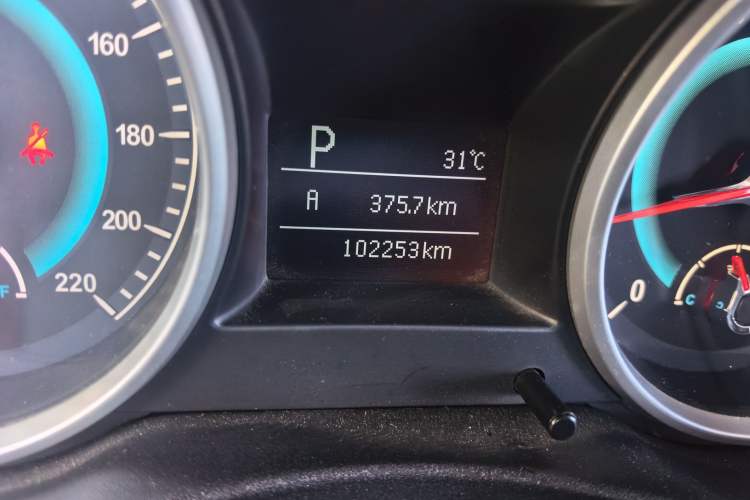 Used Land X5 2014 2.0T Automatic Innovation Edition Odometer Close Up