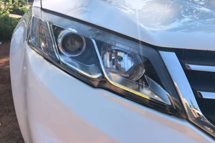 Used Land X5 2014 2.0T Automatic Innovation Edition Right Front Headlight