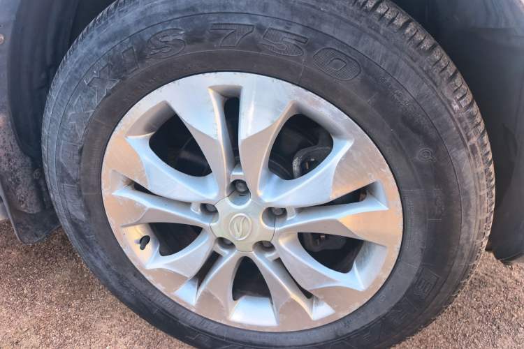 Used Land X5 2014 2.0T Automatic Innovation Edition Right Front Wheel Hub