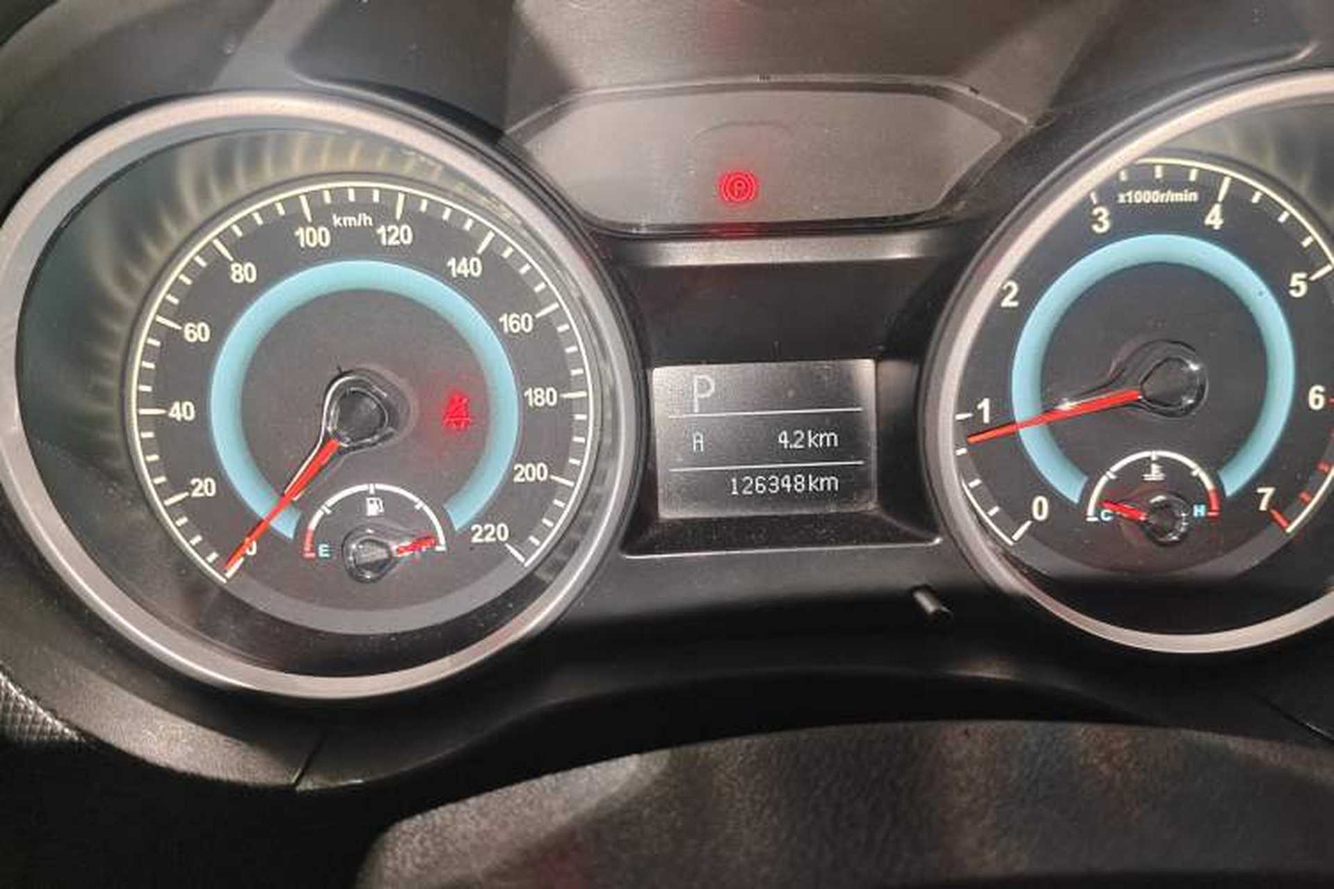 Used Land X5 2014 2.0T Automatic Enjoyment Version Odometer Close Up