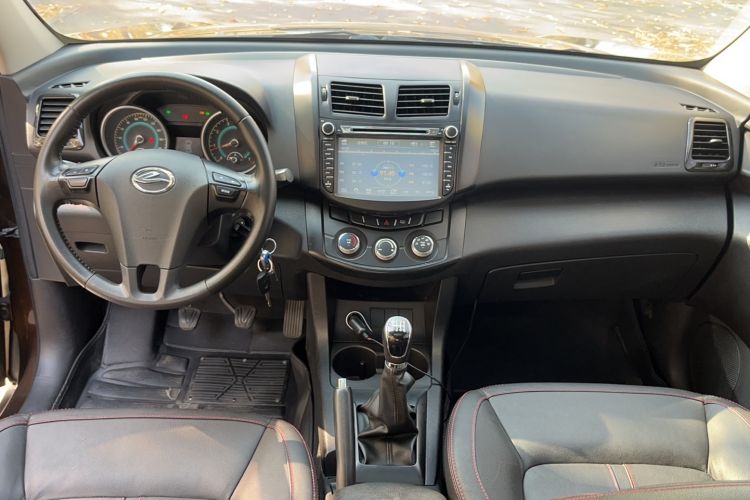 Used Land X5 2013 2.0T Manual Chuanling Edition Center Console