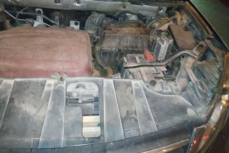 Used Land X5 2015 1.5T CVT Innovation Edition Engine Bay Left