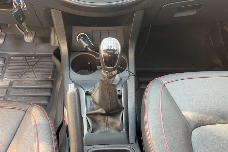 Used Land X5 2013 2.0T Manual Chuanling Edition Gear Lever
