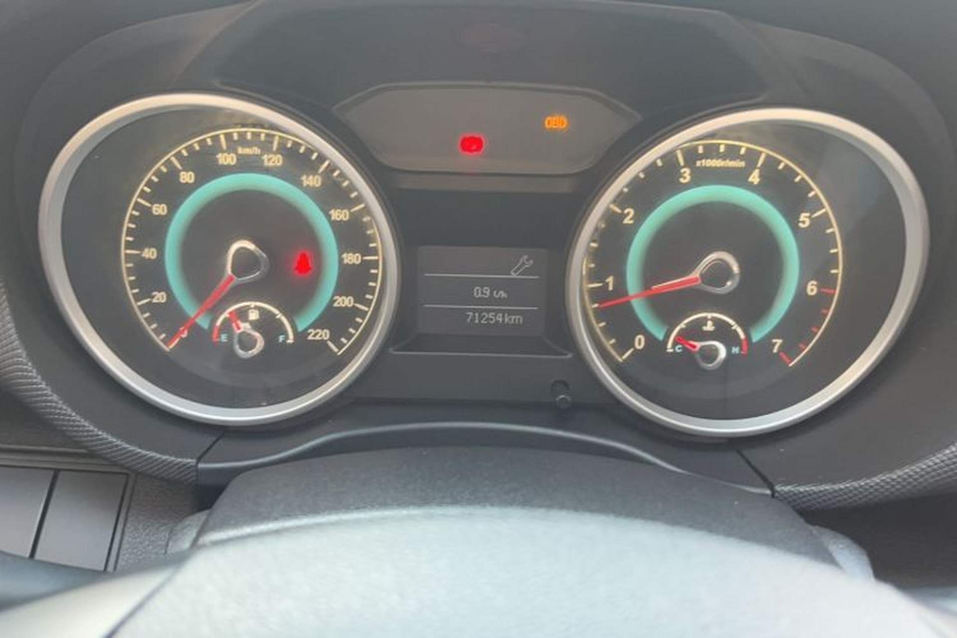 Used Land X5 2013 2.0T Manual Chuanling Edition Odometer Close Up