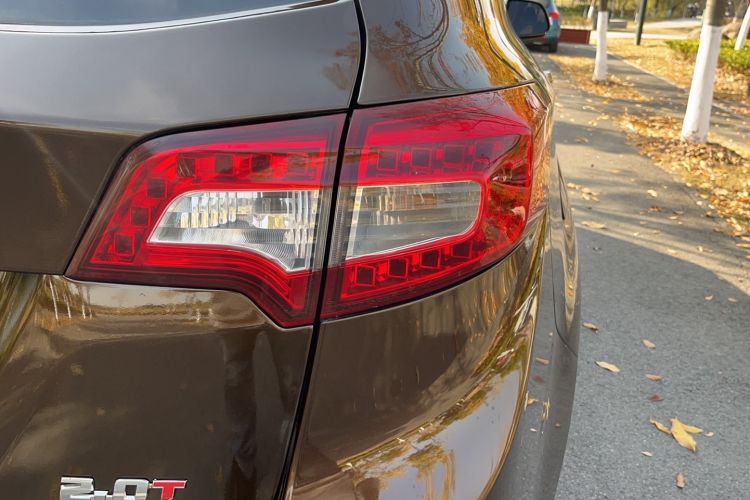 Used Land X5 2013 2.0T Manual Chuanling Edition Right Rear Taillight