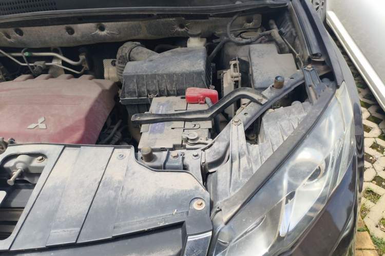 Used Land X5 2015 1.5T Manual Innovation Edition Engine Bay Left