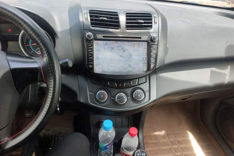 Used Land X5 2015 1.5T Manual Enjoyment Edition Audio And AC Panel