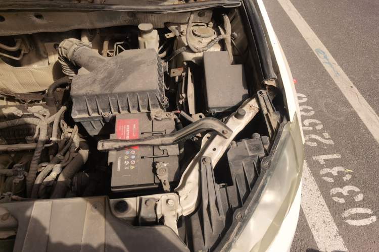 Used Land X5 2015 1.5T Manual Enjoyment Edition Engine Bay Left