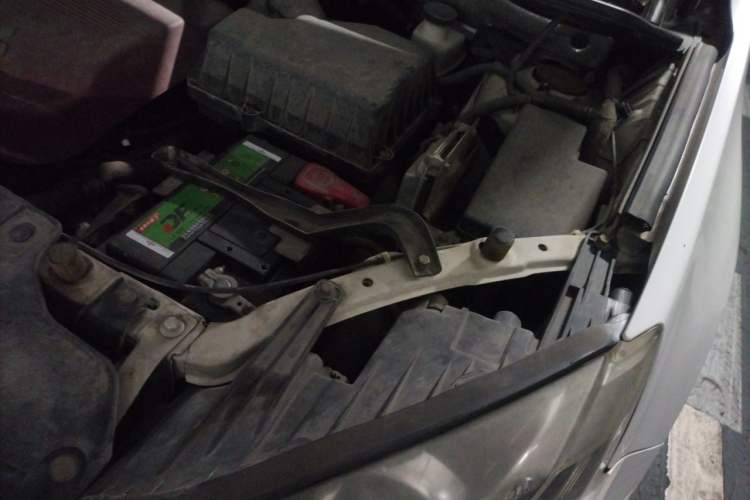 Used Land X5 2015 1.5T CVT Innovation Edition Engine Bay Left