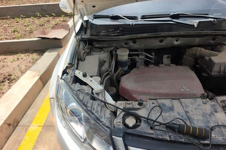 Used Land X5 2015 1.5T Manual Enjoyment Edition Engine Bay Right