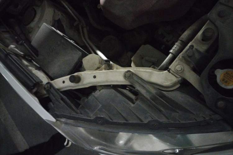 Used Land X5 2015 1.5T CVT Innovation Edition Engine Bay Right