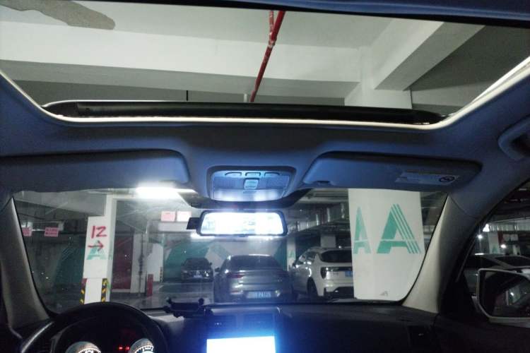 Used Land X5 2015 1.5T CVT Innovation Edition Headliner
