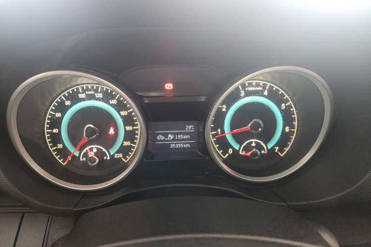 Used Land X5 2015 1.5T Manual Innovation Edition Instrument Cluster