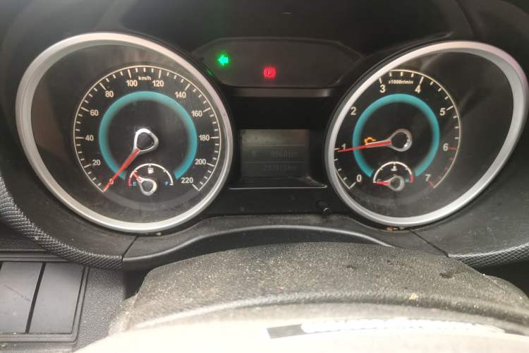 Used Land X5 2015 1.5T Manual Enjoyment Edition Odometer Close Up