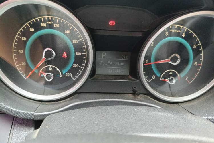 Used Land X5 2015 1.5T CVT Enjoyment Edition Odometer Close Up
