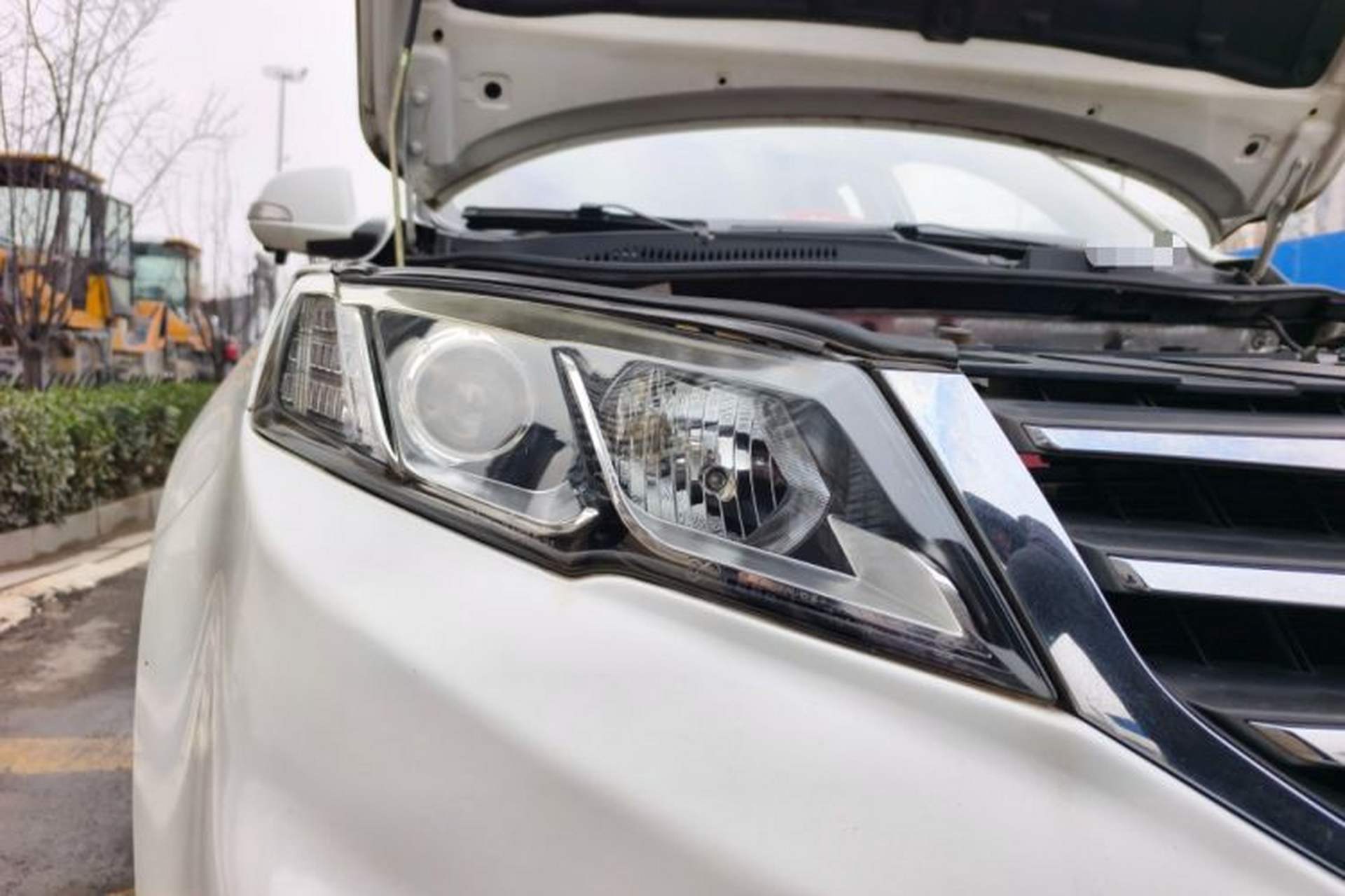 Used Land X5 2015 1.5T CVT Enjoyment Edition Right Front Headlight