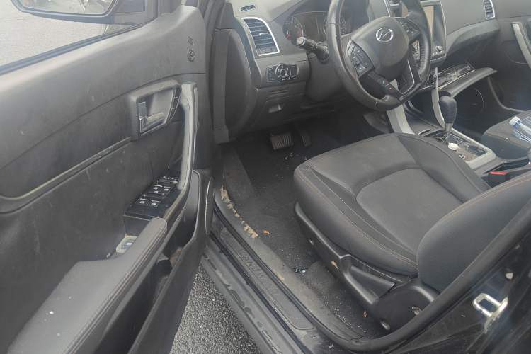 Used Land X5 2016 Plus 1.5T CVT Enjoyment Edition Interior 1