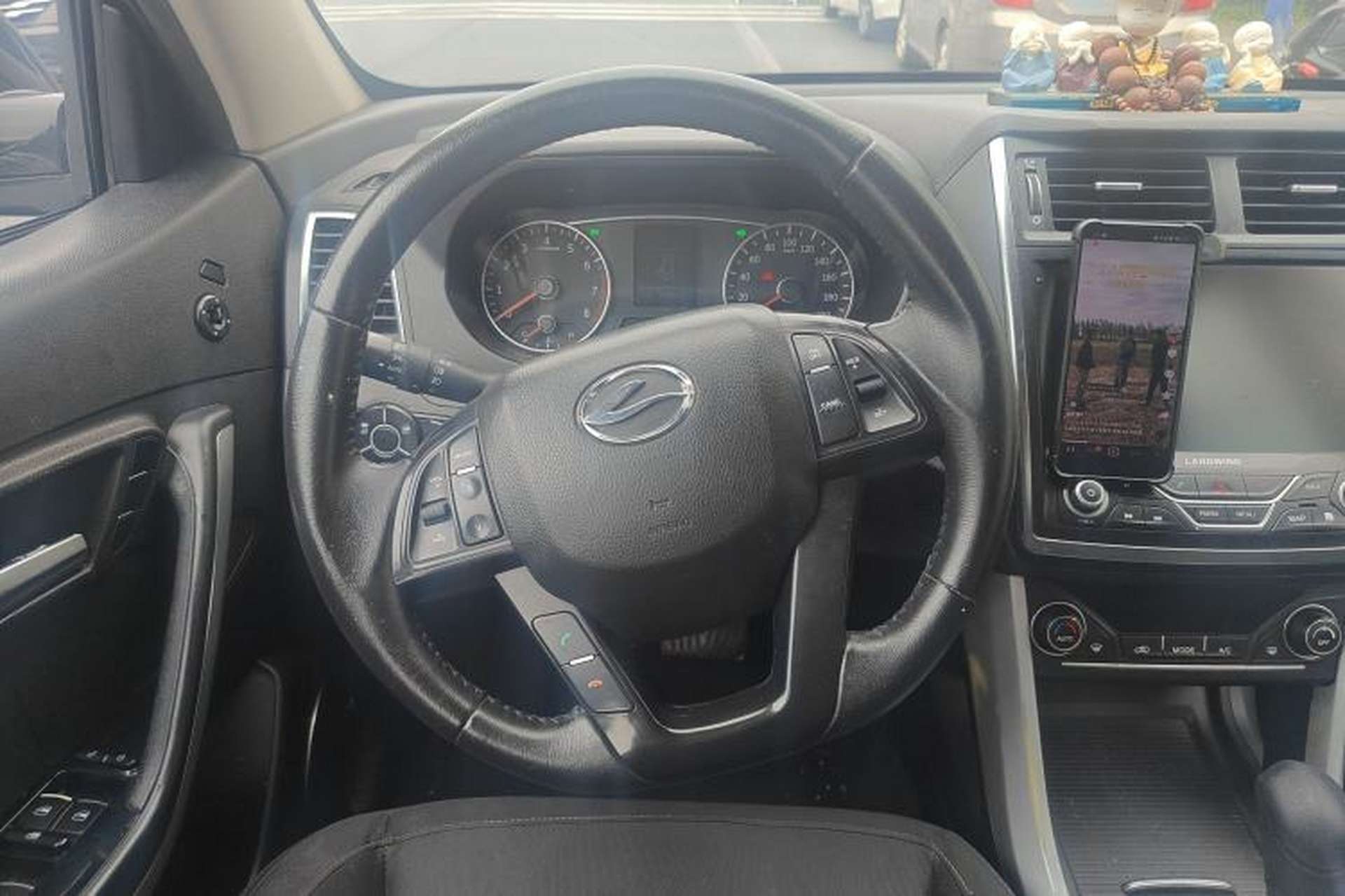 Used Land X5 2016 Plus 1.5T CVT Enjoyment Edition Interior 3