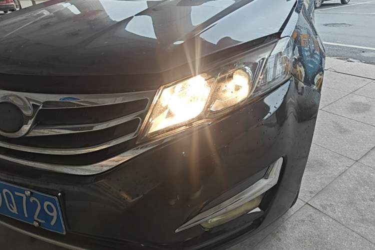 Used Land X5 2016 Plus 1.5T CVT Enjoyment Edition Left Front Headlight