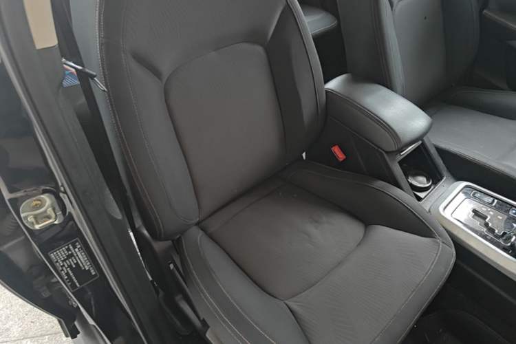 Used Land X5 2016 Plus 1.5T CVT Enjoyment Edition Right Front Seat