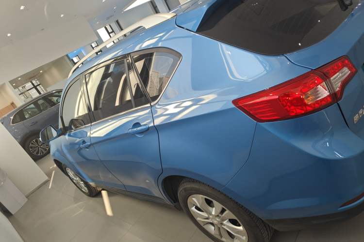 Used Land X5 2016 Plus 1.5T CVT Leading Edition Left Side
