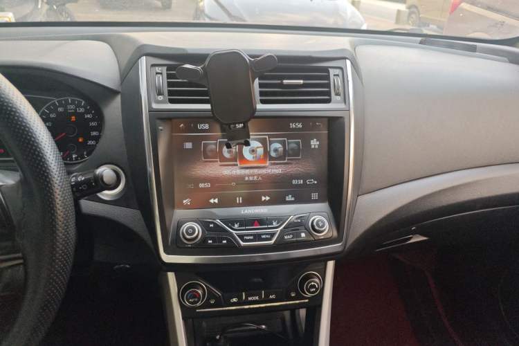 Used Land X5 2016 Plus 1.5T Manual Innovation Edition Audio And AC Panel