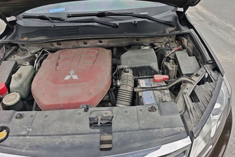 Used Land X5 2016 Plus 2.0T Automatic Innovation Edition Engine Bay Left