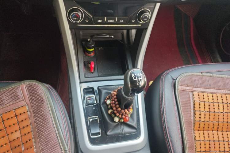 Used Land X5 2016 Plus 1.5T Manual Innovation Edition Gear Lever