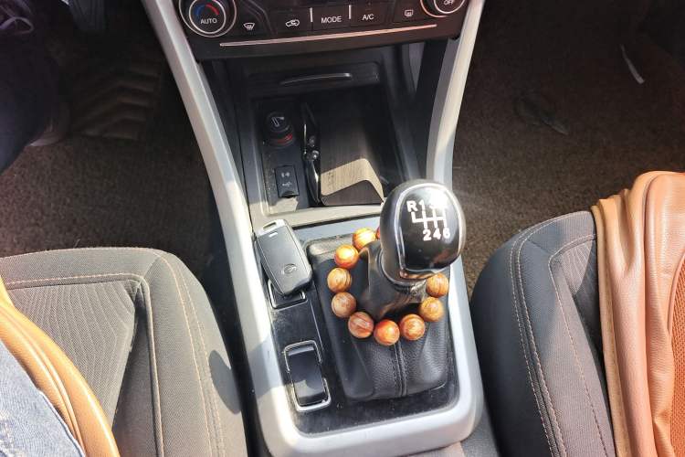 Used Land X5 2016 Plus 1.5T Manual Enjoyment Edition Gear Lever