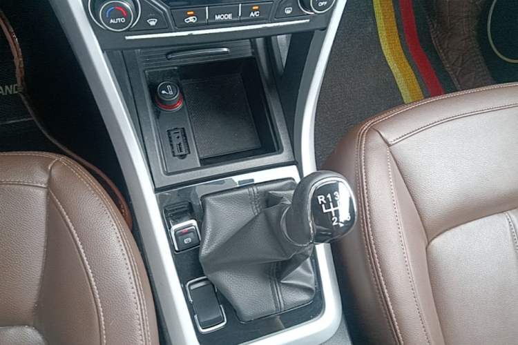 Used Land X5 2016 Plus 1.5T Manual Innovation Edition Gear Lever