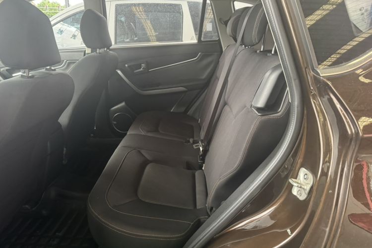 Used Land X5 2016 Plus 2.0T Automatic Enjoyment Edition Interior 1