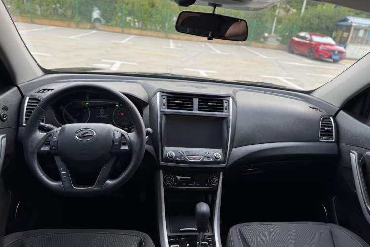 Used Land X5 2016 Plus 1.5T CVT Enjoyment Edition Interior 2