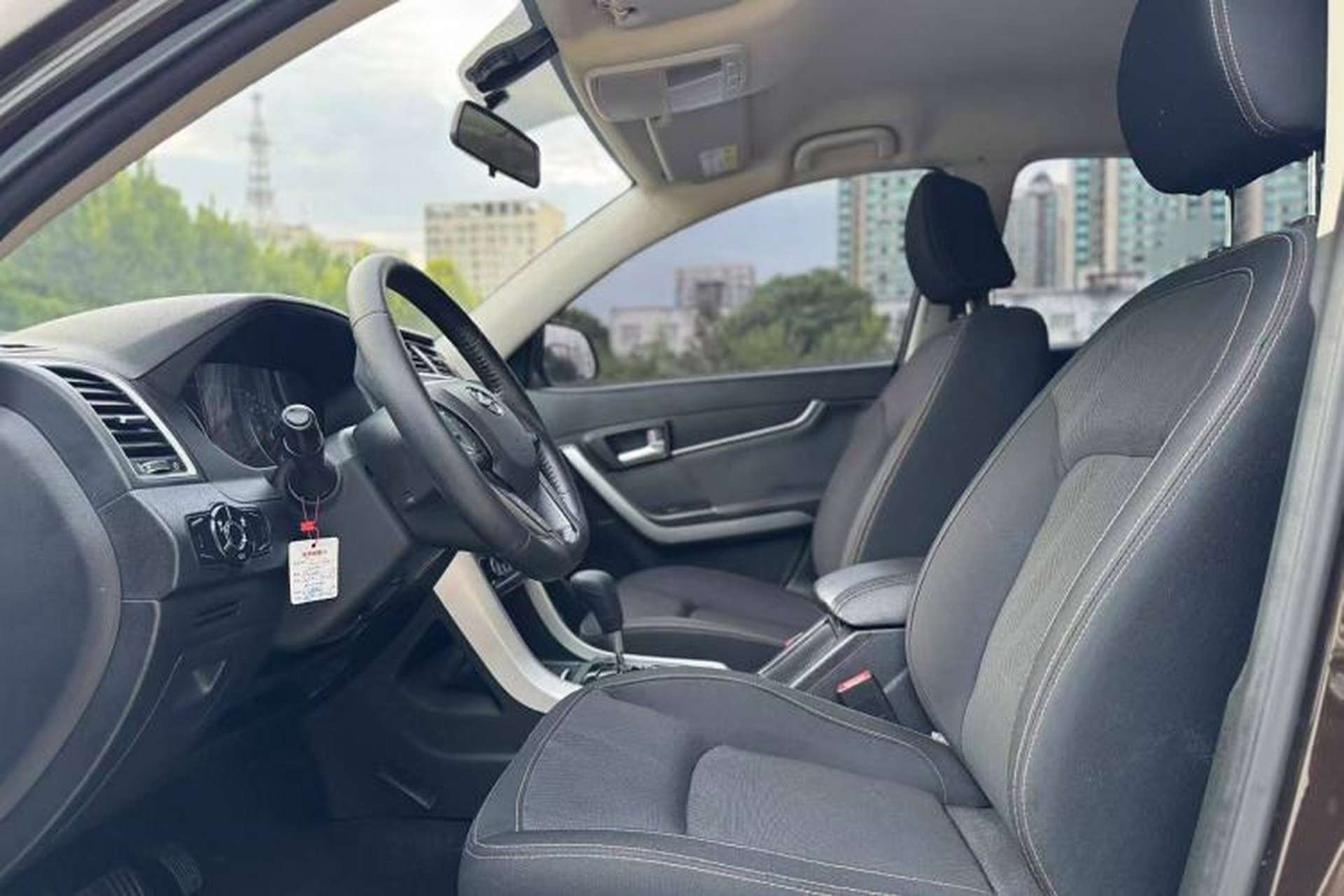Used Land X5 2016 Plus 1.5T CVT Enjoyment Edition Interior 3