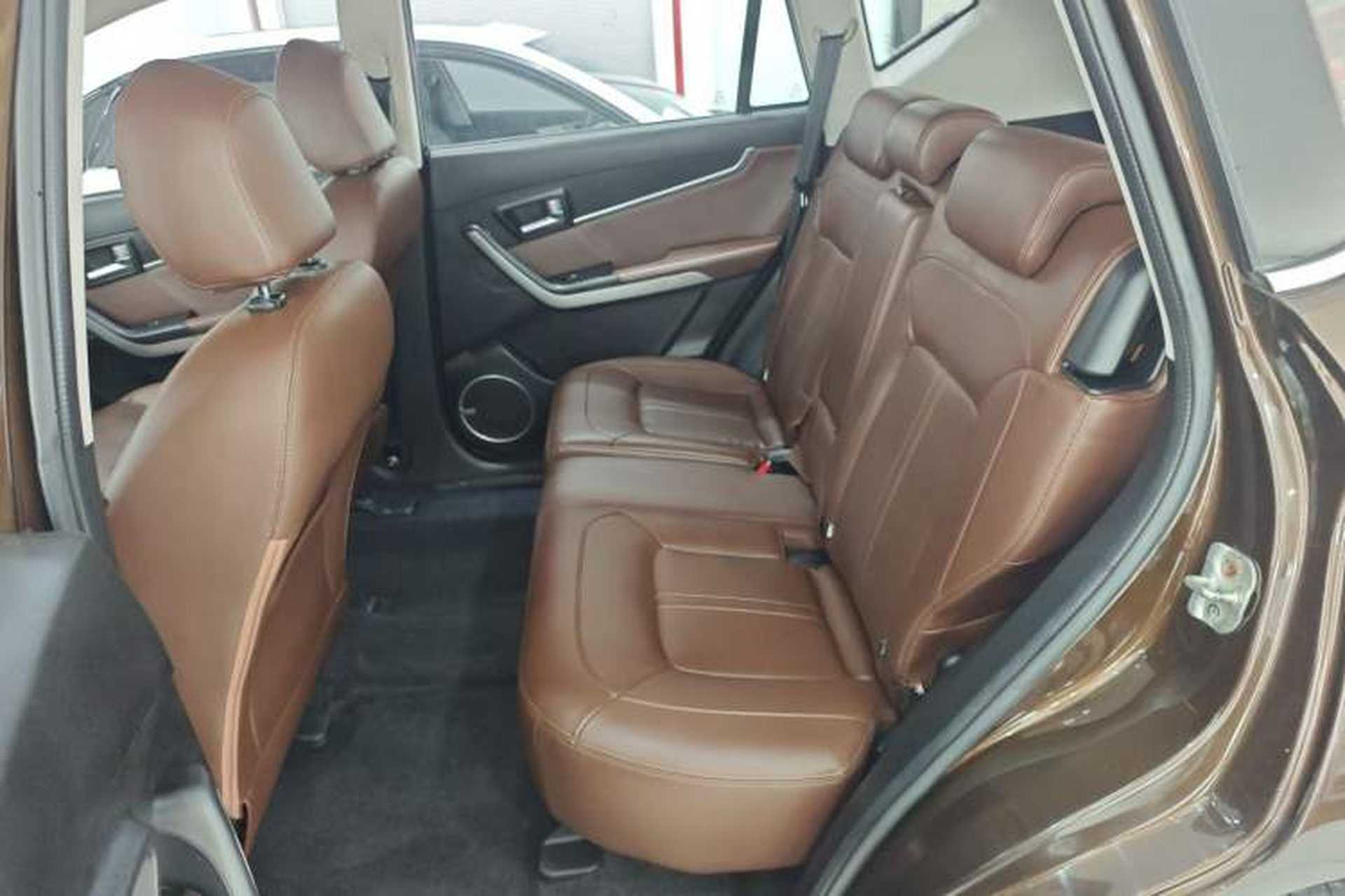 Used Land X5 2016 Plus 1.5T CVT Leading Edition Interior 4