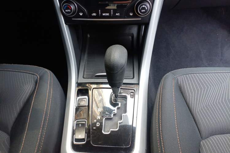 Used Land X5 2016 Plus 1.5T CVT Enjoyment Edition Interior 7