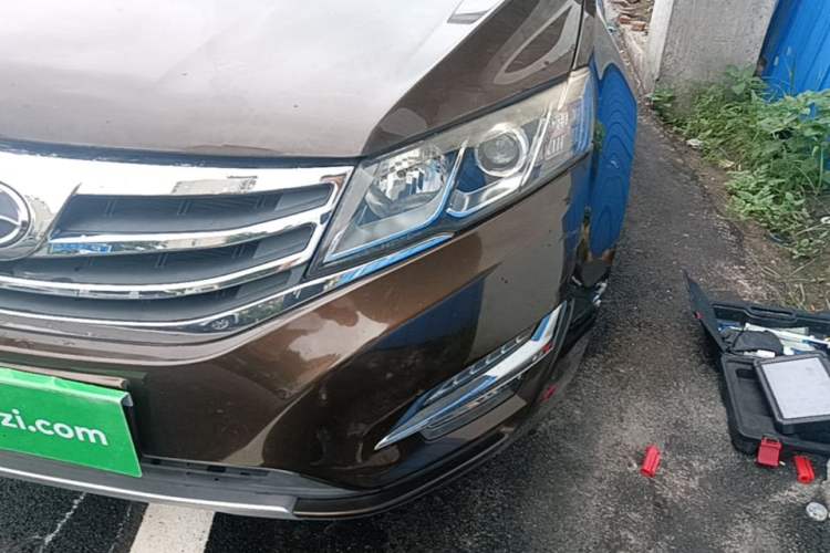 Used Land X5 2016 Plus 1.5T Manual Innovation Edition Left Front Headlight