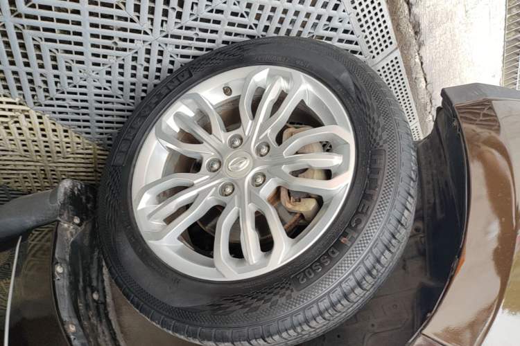 Used Land X5 2016 Plus 1.5T CVT Leading Edition Left Front Wheel Hub