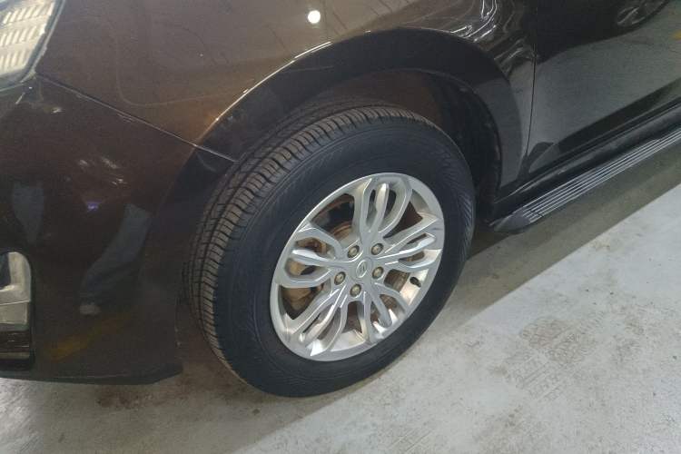 Used Land X5 2016 Plus 1.5T Manual Innovation Edition Left Front Wheel Hub