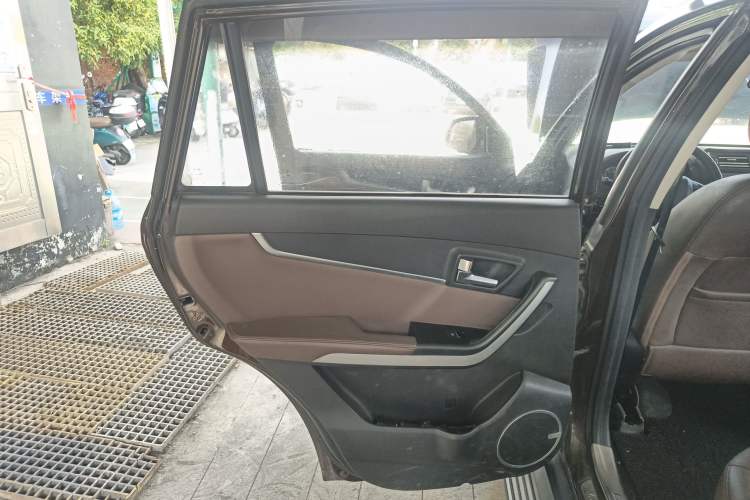 Used Land X5 2016 Plus 1.5T CVT Leading Edition Left Rear Door Interior