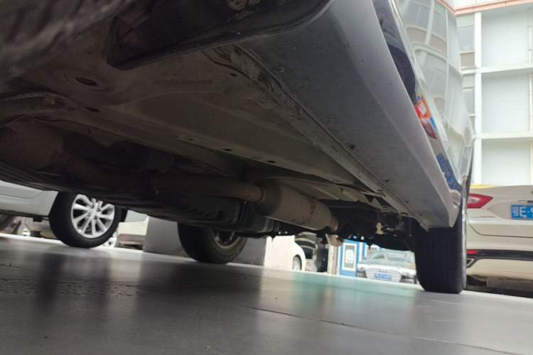 Used Land X5 2016 Plus 1.5T Manual Adventure Edition Left Side Sill