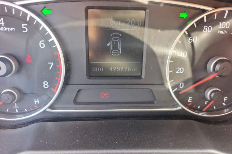 Used Land X5 2016 Plus 1.5T Manual Enjoyment Edition Odometer Close Up