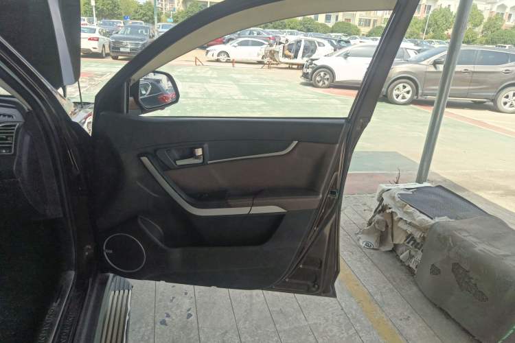 Used Land X5 2016 Plus 1.5T CVT Leading Edition Right Front Door Interior
