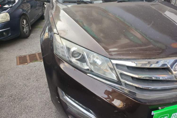 Used Land X5 2016 Plus 1.5T Manual Innovation Edition Right Front Headlight