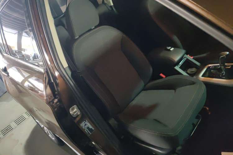 Used Land X5 2016 Plus 2.0T Automatic Enjoyment Edition Right Front Seat
