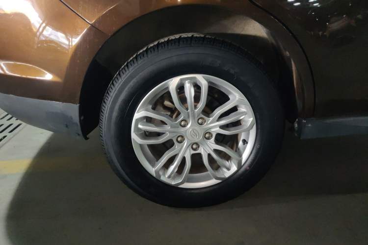 Used Land X5 2016 Plus 2.0T Automatic Enjoyment Edition Right Rear Wheel Hub