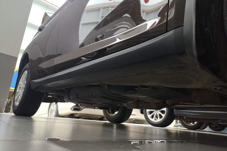 Used Land X5 2016 Plus 1.5T Manual Adventure Edition Right Side Sill
