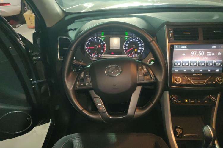 Used Land X5 2016 Plus 2.0T Automatic Enjoyment Edition Steering Wheel